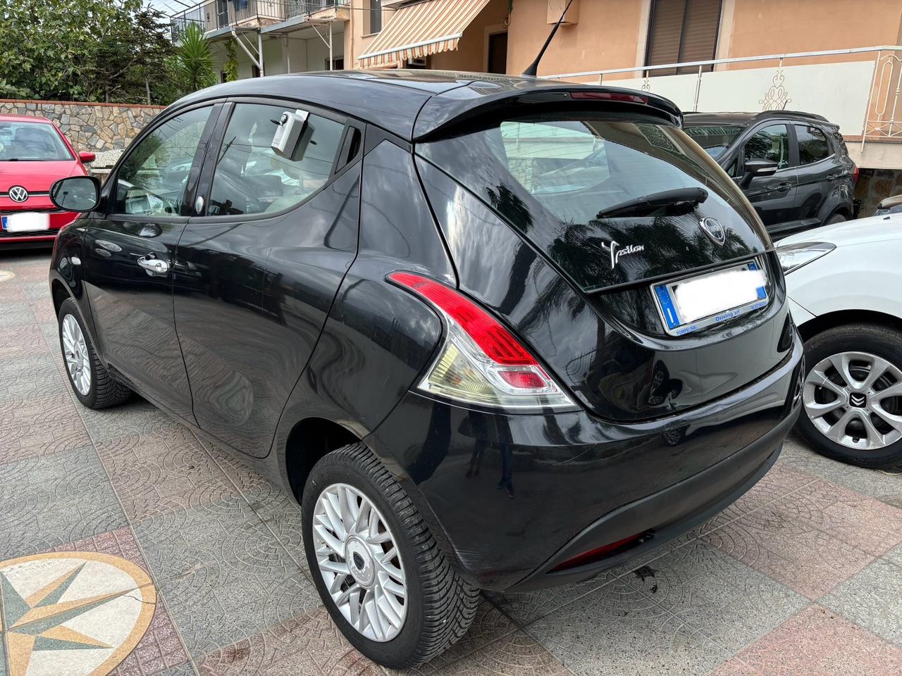 Lancia Ypsilon 0.9 TwinAir 85 CV 5 porte Metano Ecochic Gold