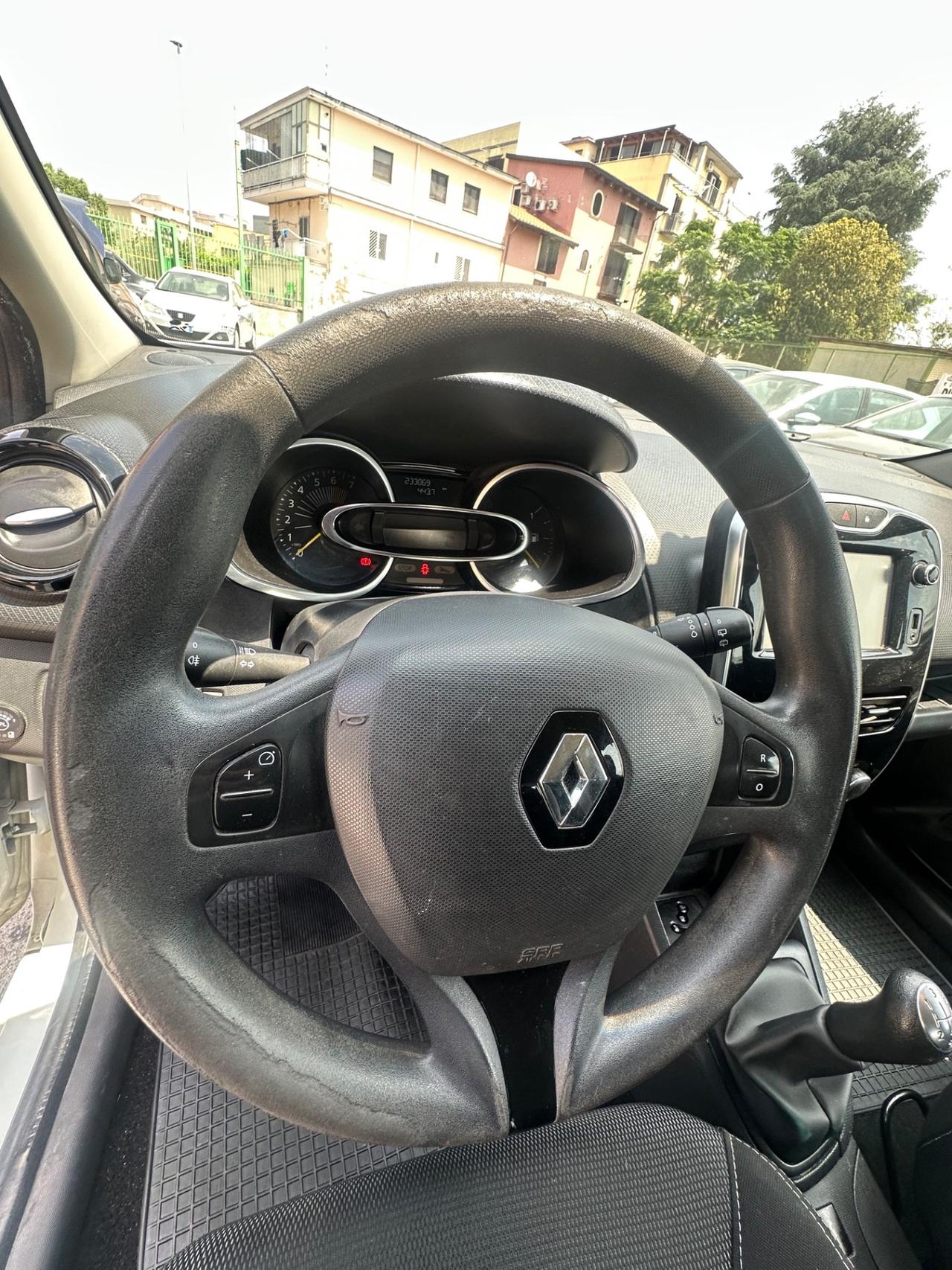 Renault Clio 1.2 75CV GPL 5 porte Costume National