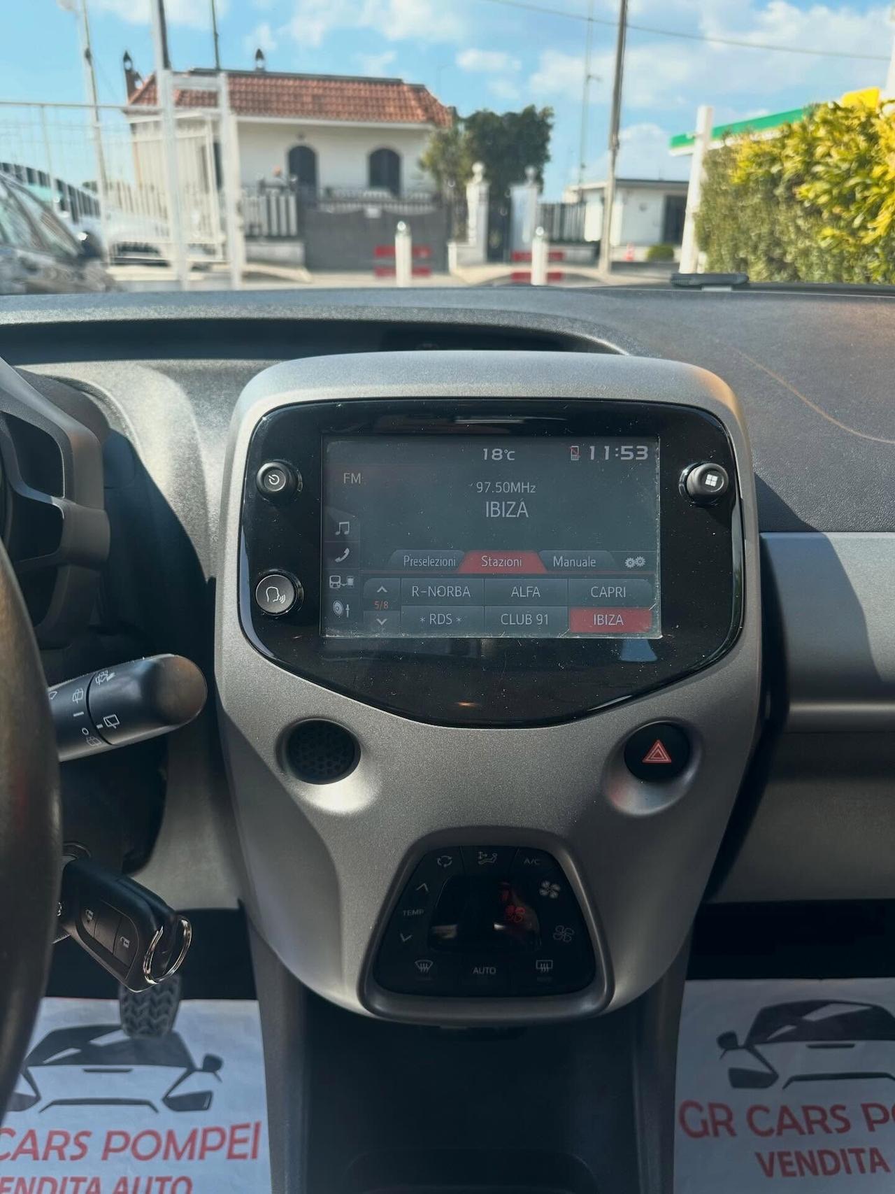 Toyota Aygo Connect 1.0 VVT-i 72 CV 5 porte x-clusiv