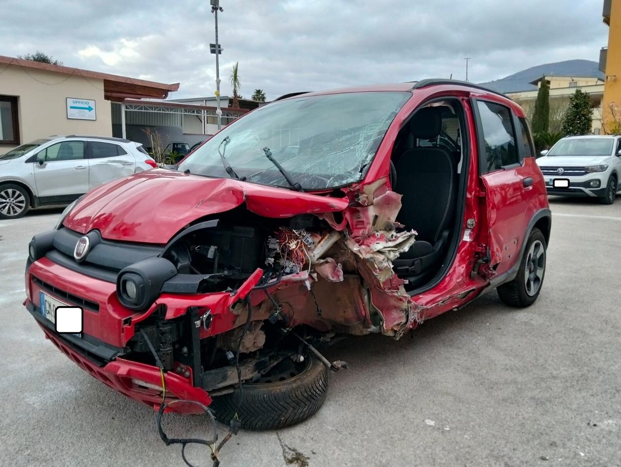 Fiat Panda 1.0 Hybrid Cross 2023 SINISTRATA