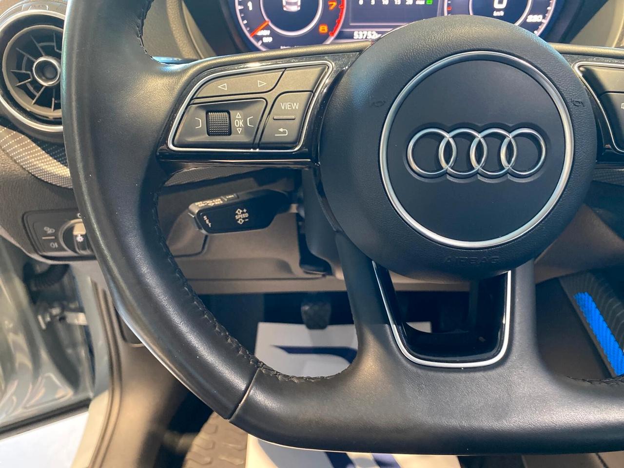 Audi Q2 35 TFSI S tronic Identity Black