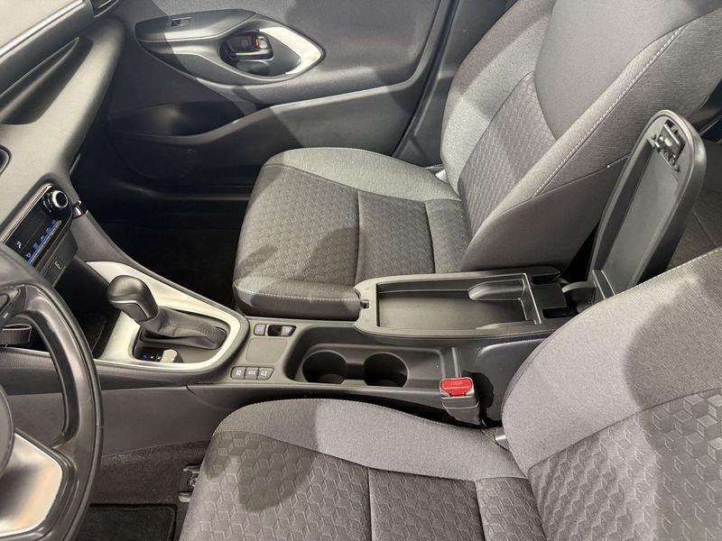 Toyota Yaris Hybrid Active MY22