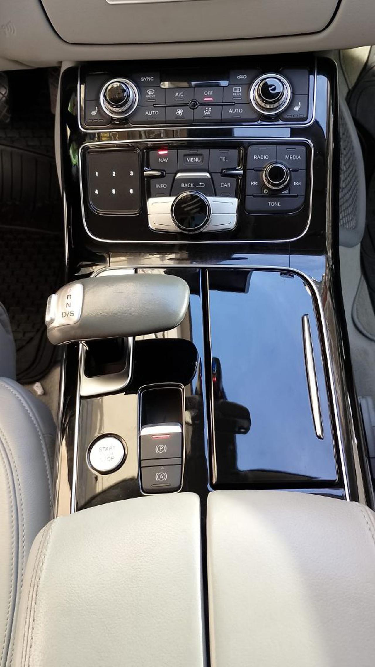 Audi A8 3.0 TDI 250 CV clean diesel quattro tiptronic