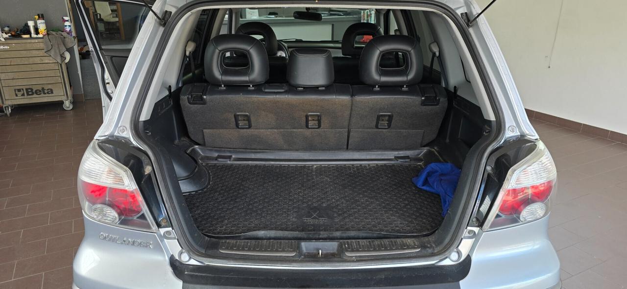 Mitsubishi Outlander 2.0i 16V 4WD Automatica Gancio