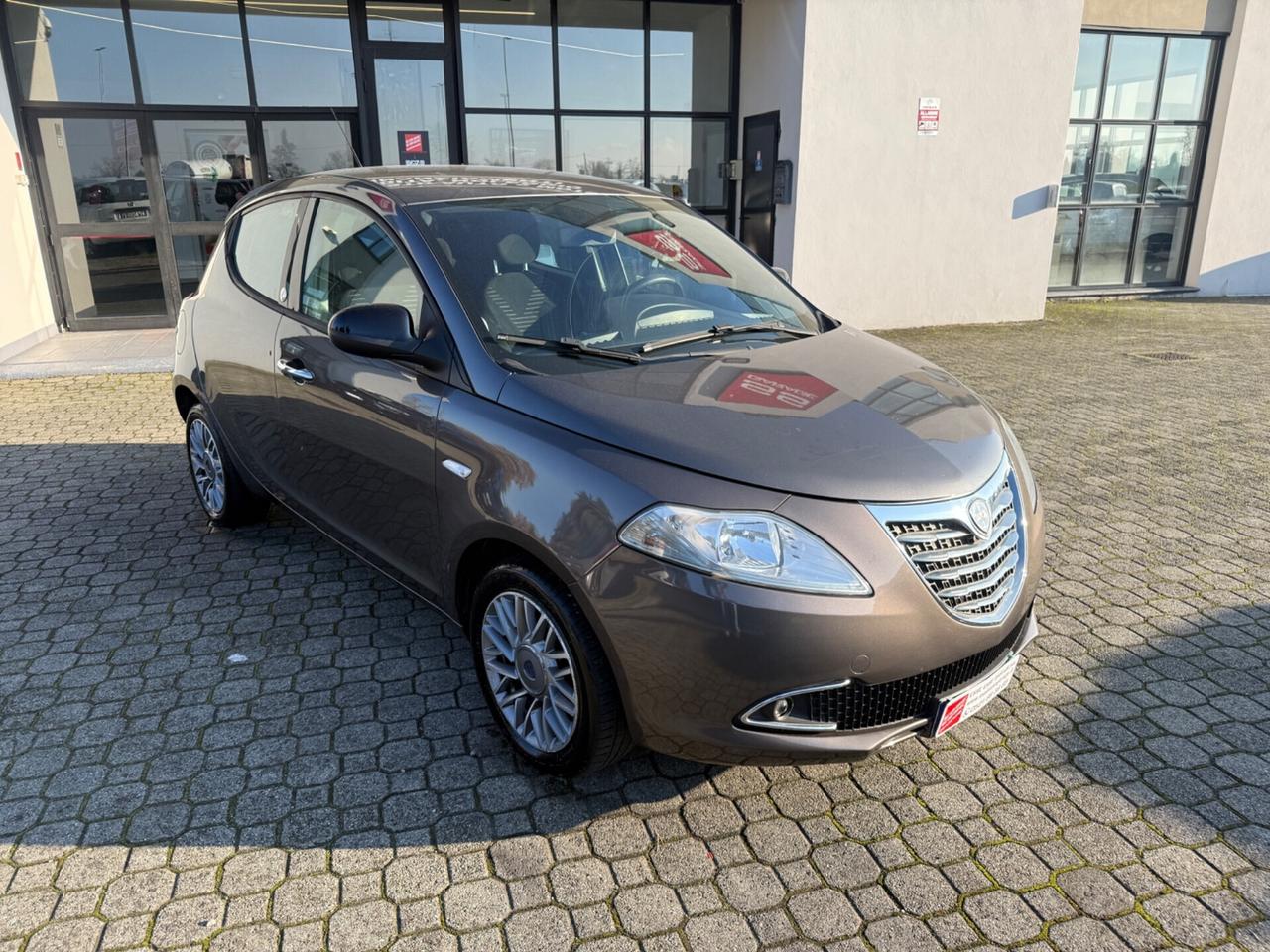 Lancia Ypsilon 1.2 69 CV 5 porte GPL Ecochic Gold