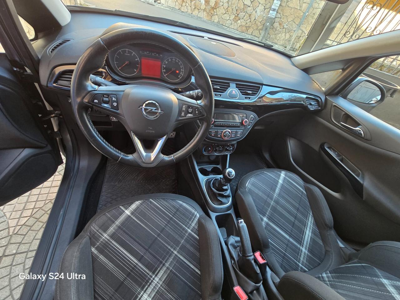 Opel Corsa 1.2 Coupé b-Color