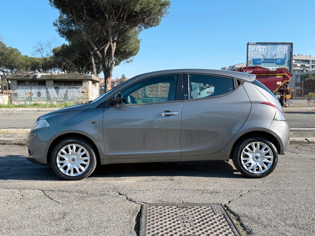 Lancia Ypsilon 1.2 benz. 69 CV 5 porte S&S Gold E6b *UNIPRO* - 2014 GARANZIA RATE PERMUTE