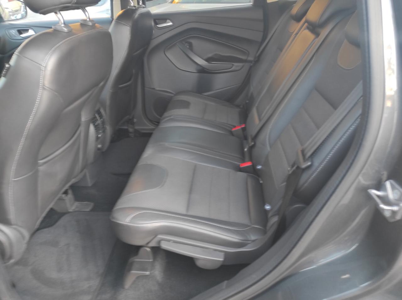 Ford Kuga 2.0 TDCI 150 CV S&S 4WD Powershift Titanium