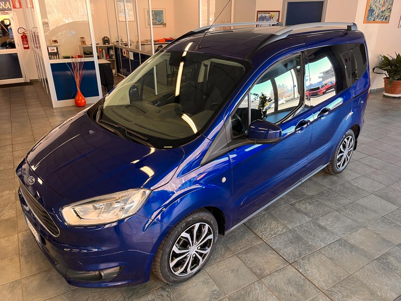 Ford Tourneo Courier 1.0 EcoBoost 100 CV Titanium