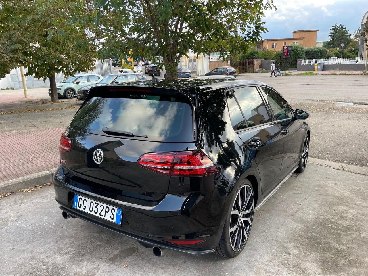 Volkswagen Golf GTI 230 CV Performance 2.0 TSI DSG 5p.