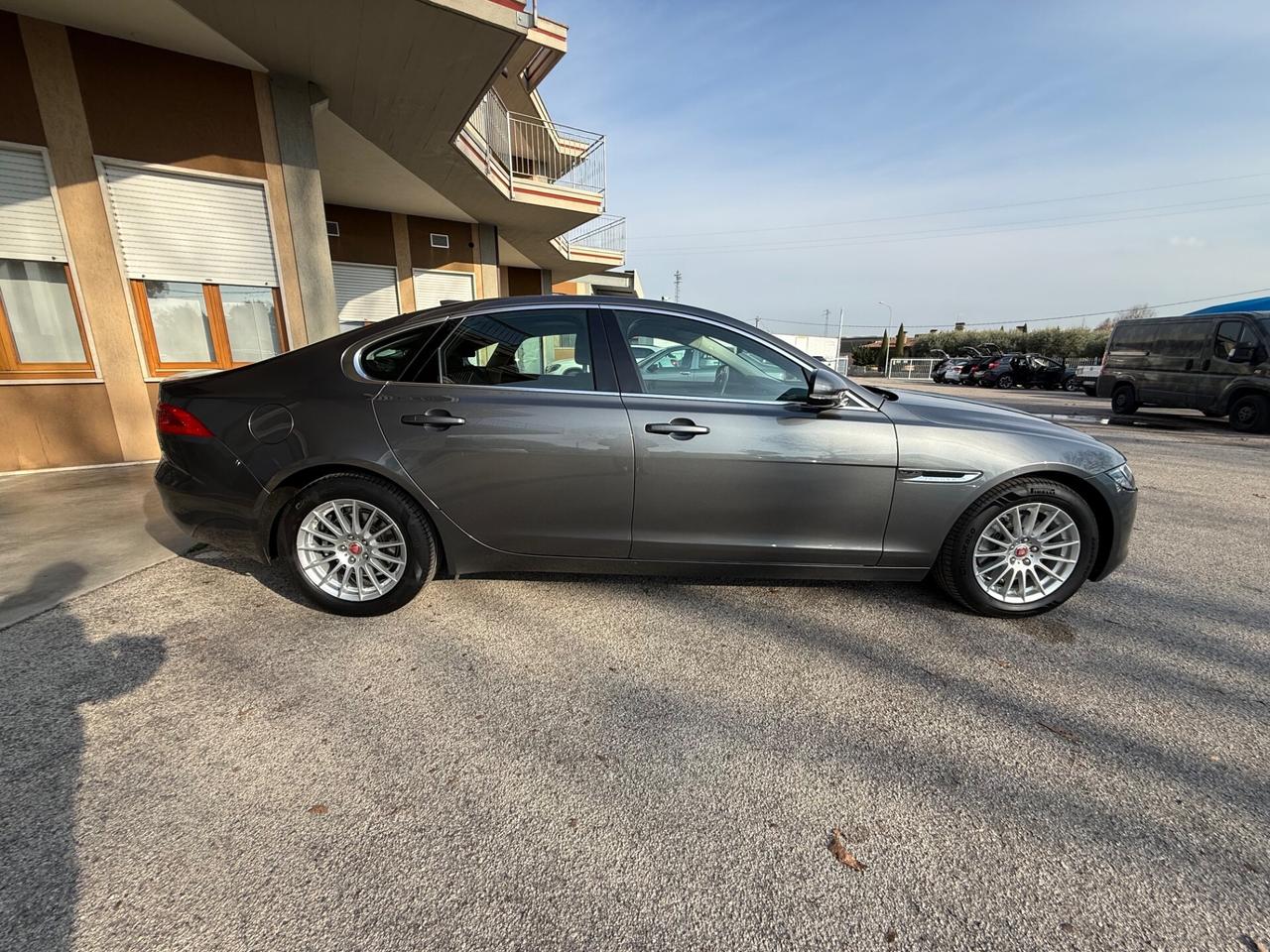 Jaguar XF 2.0 D 163 CV Prestige -Automatica