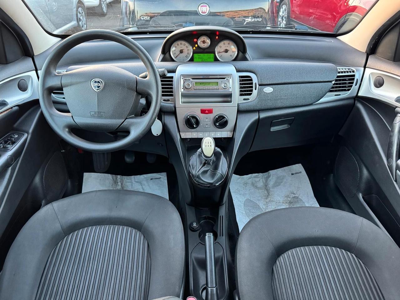 Lancia Ypsilon 1.2 BENZ 60CV ORO NEOPATENTATI 2010