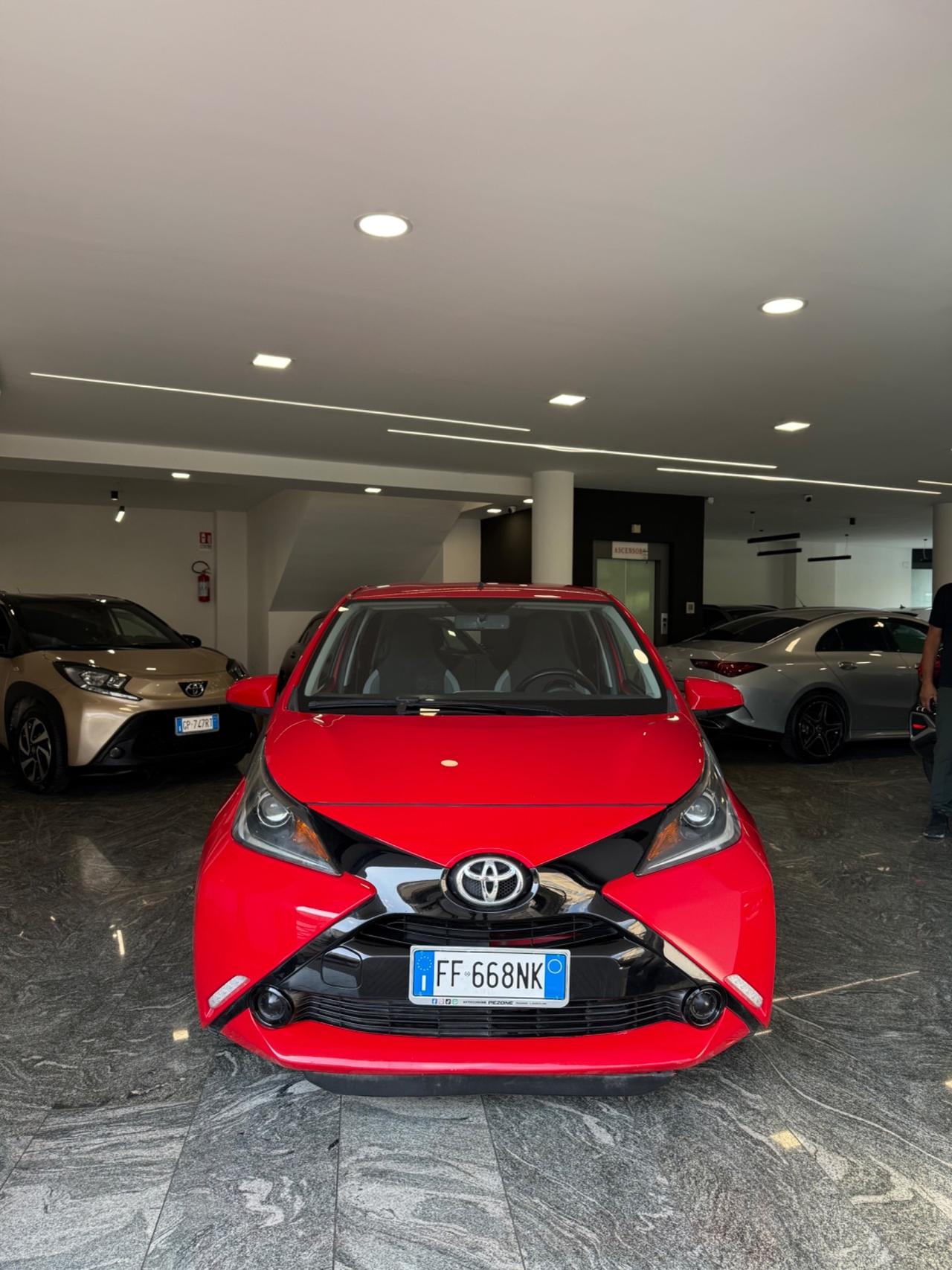 Toyota Aygo 1.0 VVT-i 69 CV 5 porte x-cool