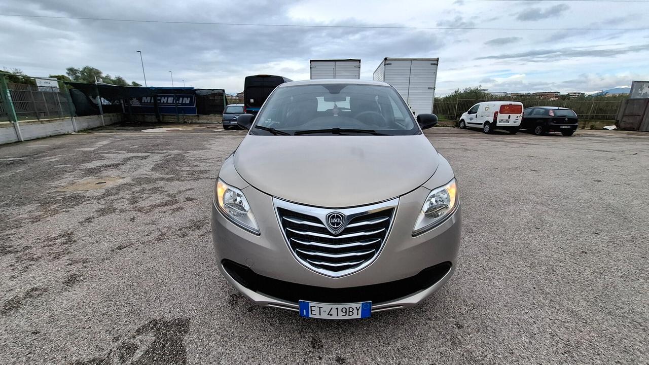 Lancia Ypsilon 0.9 TwinAir 85 CV 5 porte Metano Ecochic Gold