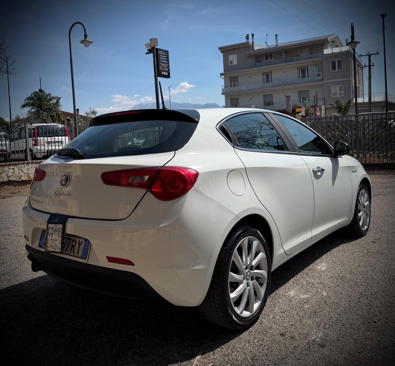 Alfa Romeo Giulietta 1.6 JTDm-2 105 CV Distinctive