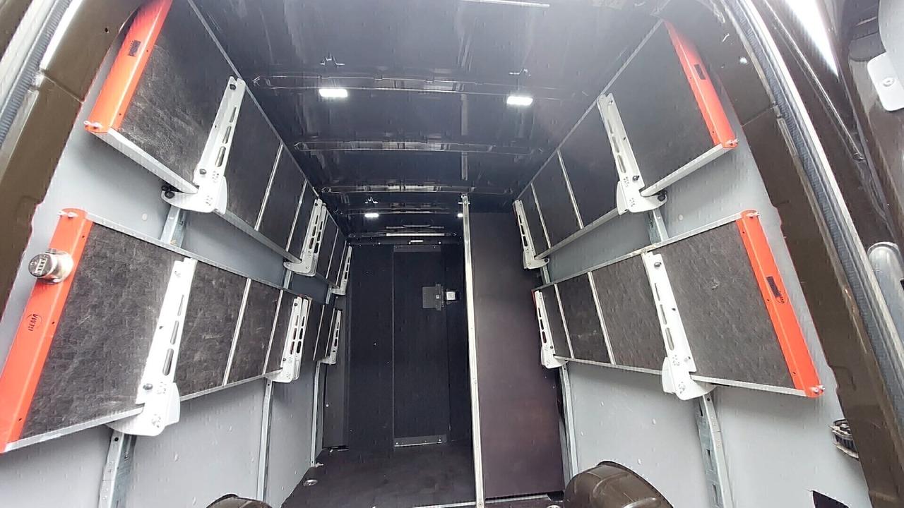 Volkswagen Crafter allestimento ups