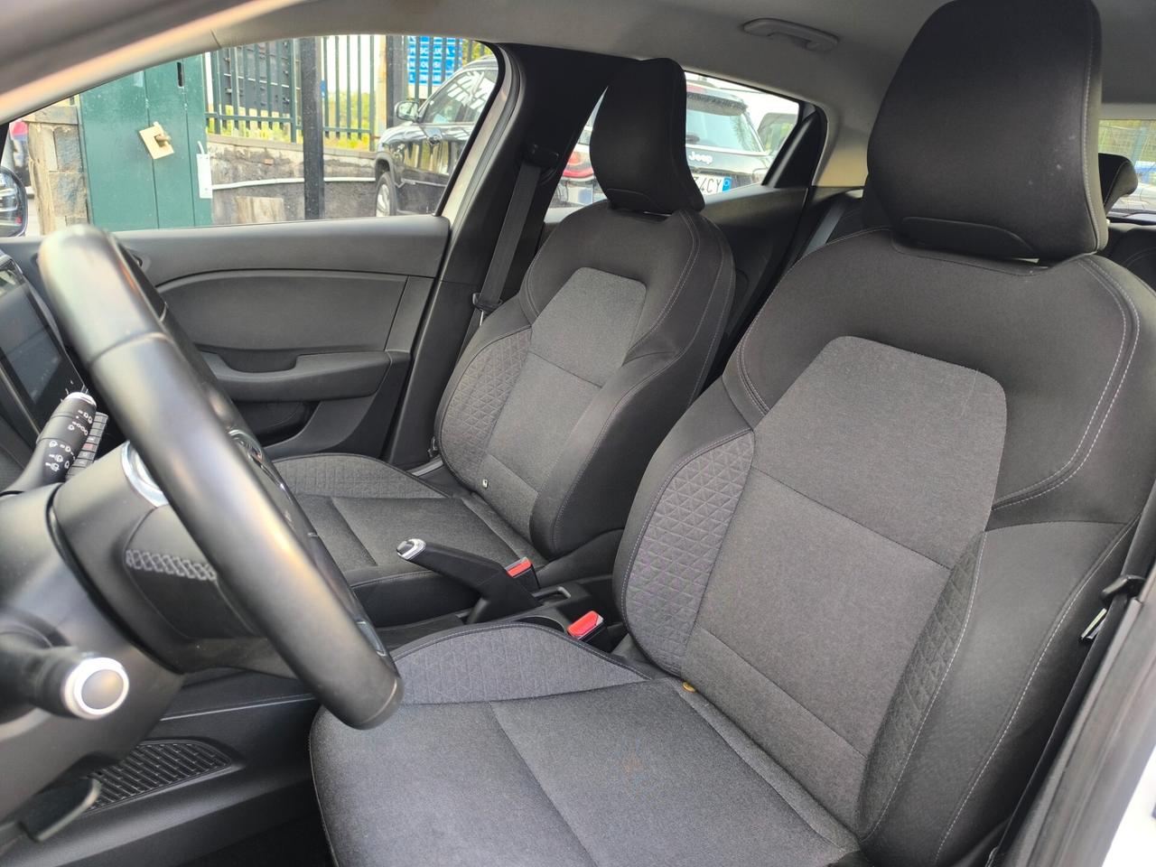 Renault Clio full Hybrid e-tech 140cv 5p automatica