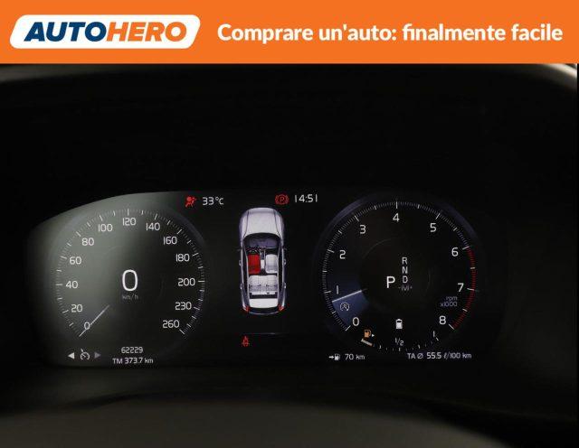 VOLVO XC40 B4 AWD Geartronic Momentum Pro