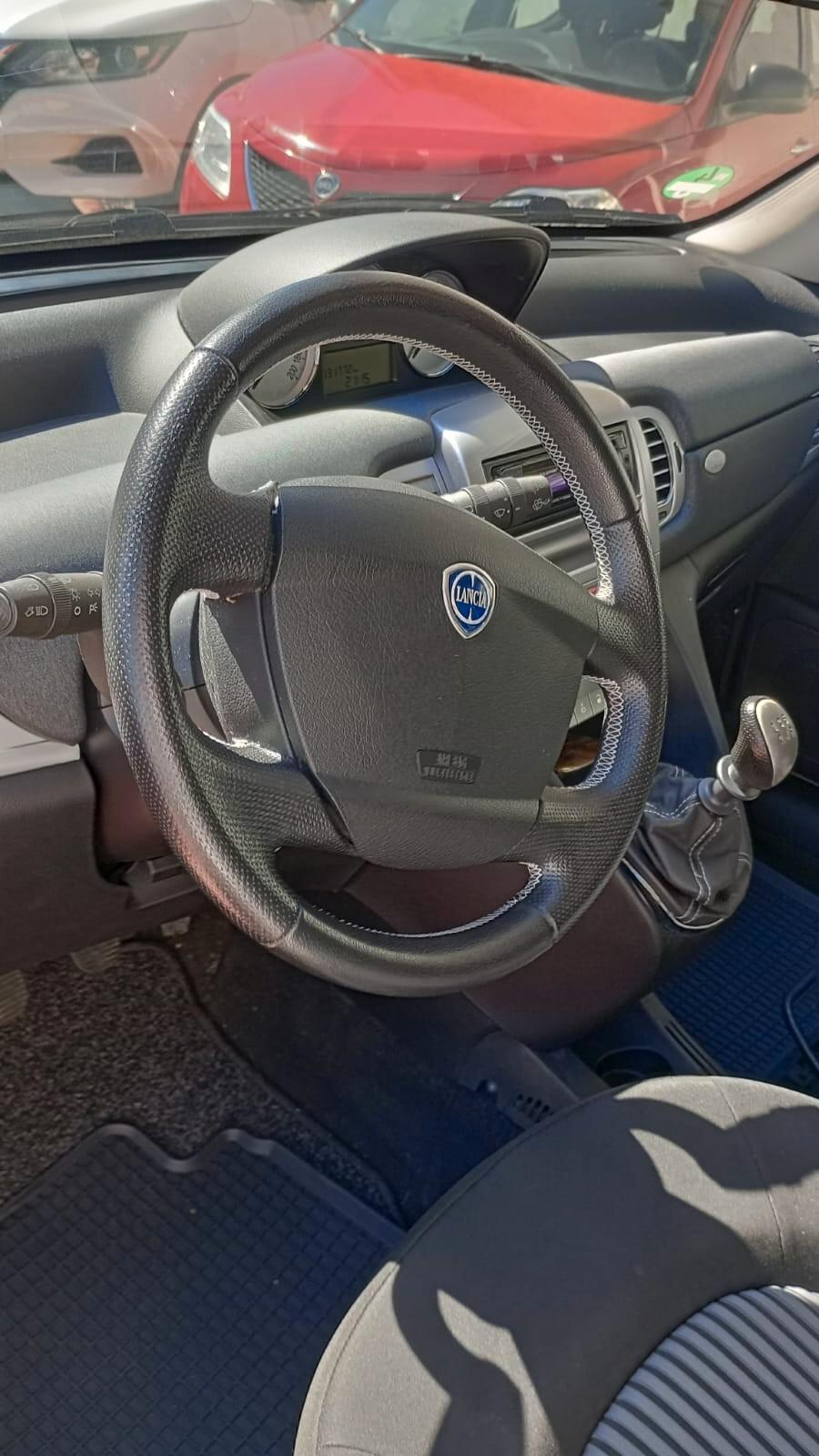 Lancia Ypsilon 1.2 Oro