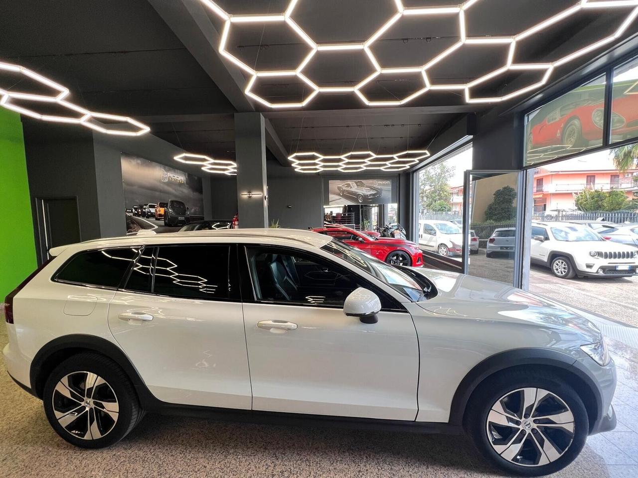 Volvo V60 Cross Country V60 Cross Country B4 (d) AWD Geartronic Business Pro Line