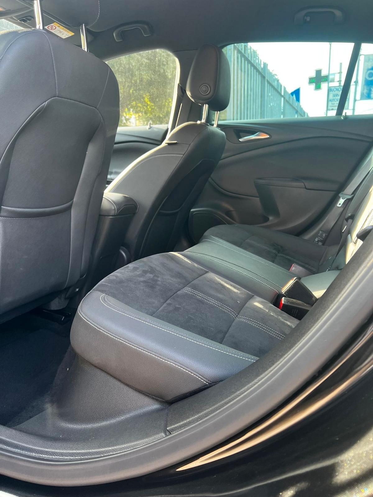 Opel Astra 1.5 Sports Tourer Ultimate