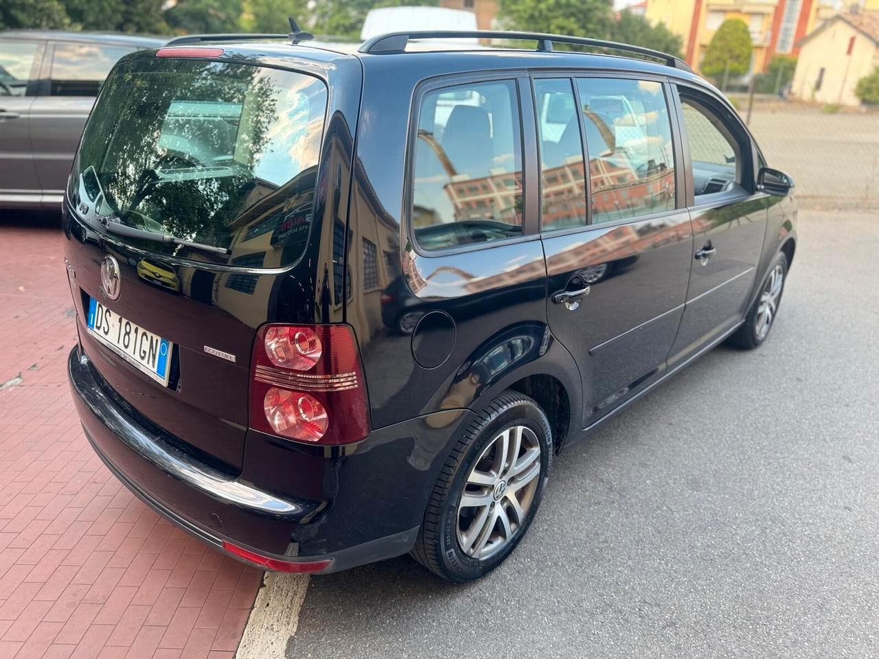 Volkswagen Touran Anno 2008 2.0 Benz/Metano 7 Posti