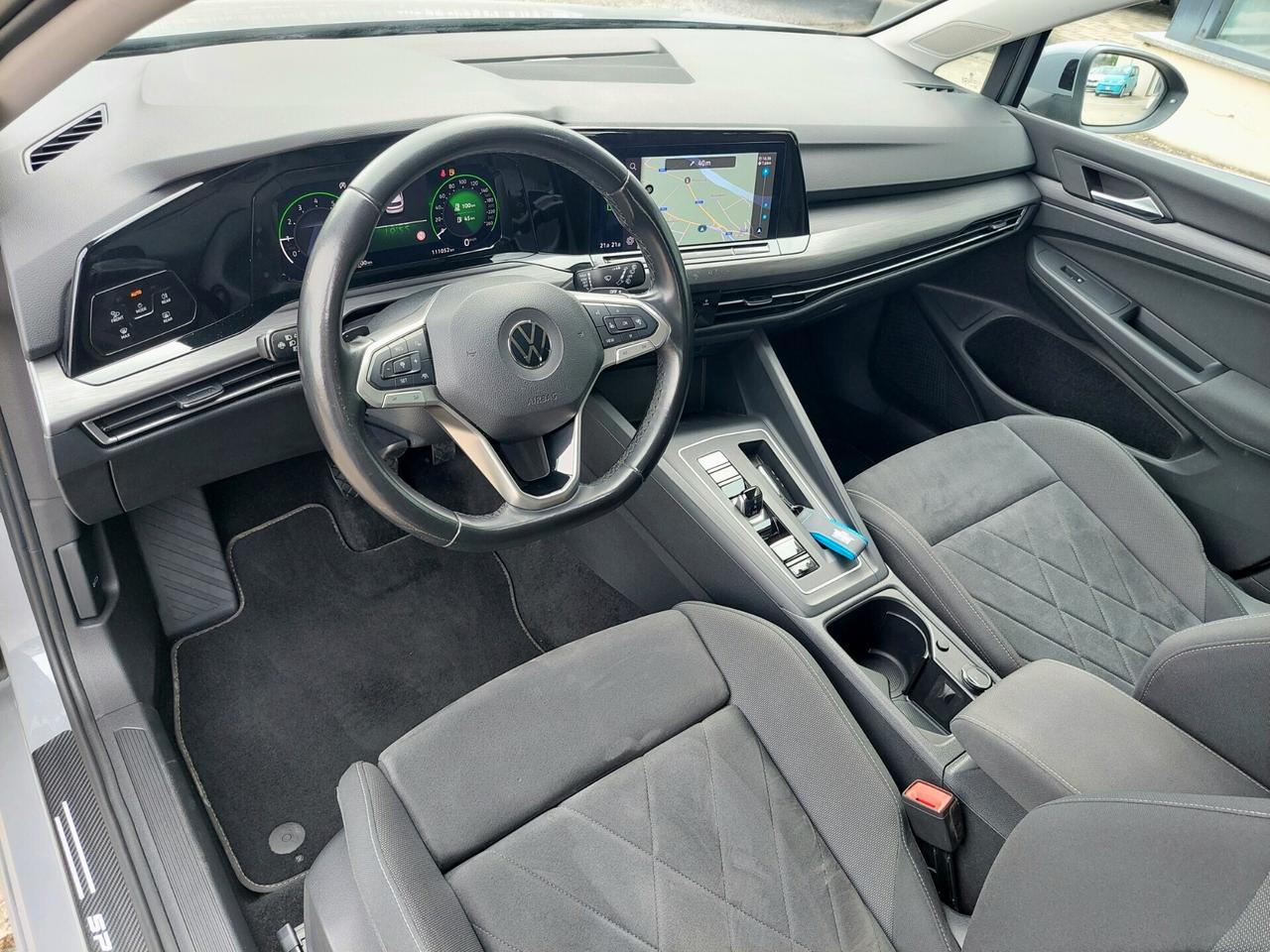VOLKSWAGEN Golf 1.5 TGI DSG Style - 2020