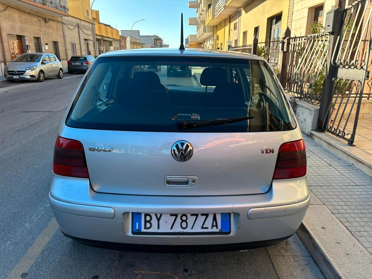 VOLKSWAGEN GOLF 1.9 130 CV
