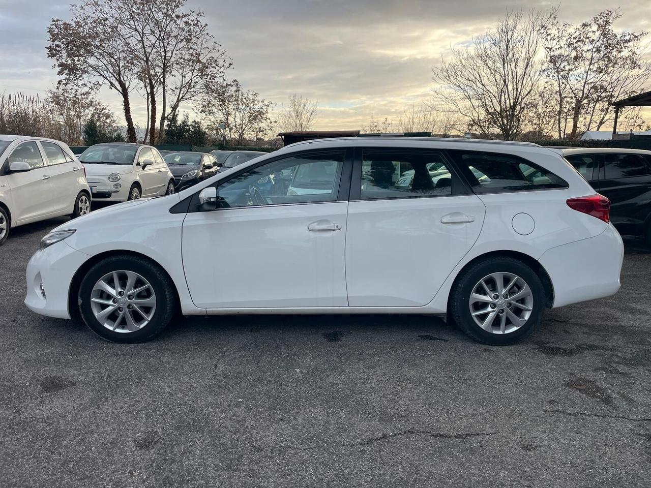 Toyota Auris Touring Sports 1.4 D-4D Lounge