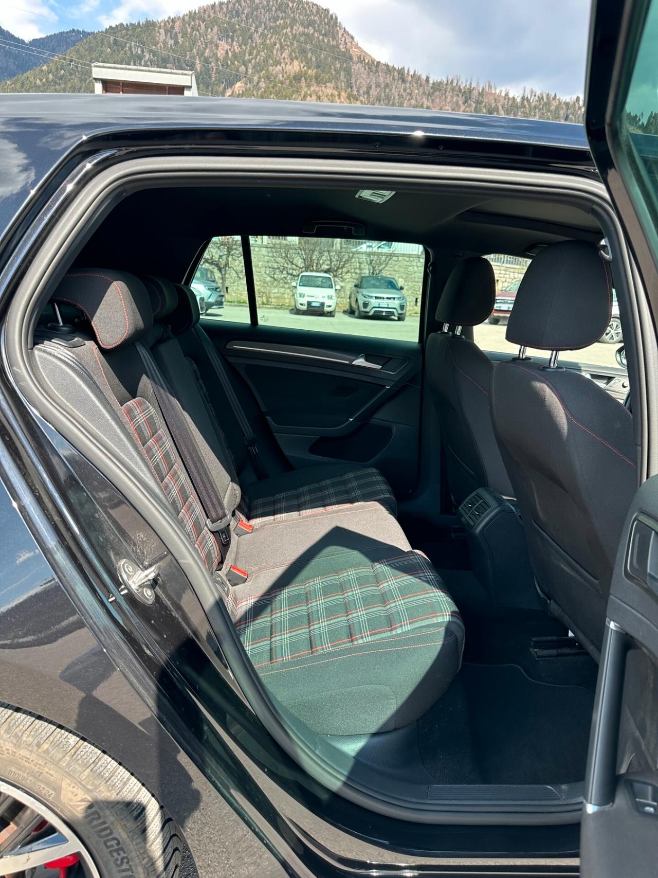 Volkswagen Golf GTI Performance 2.0 245 CV TSI DSG 5p. BMT