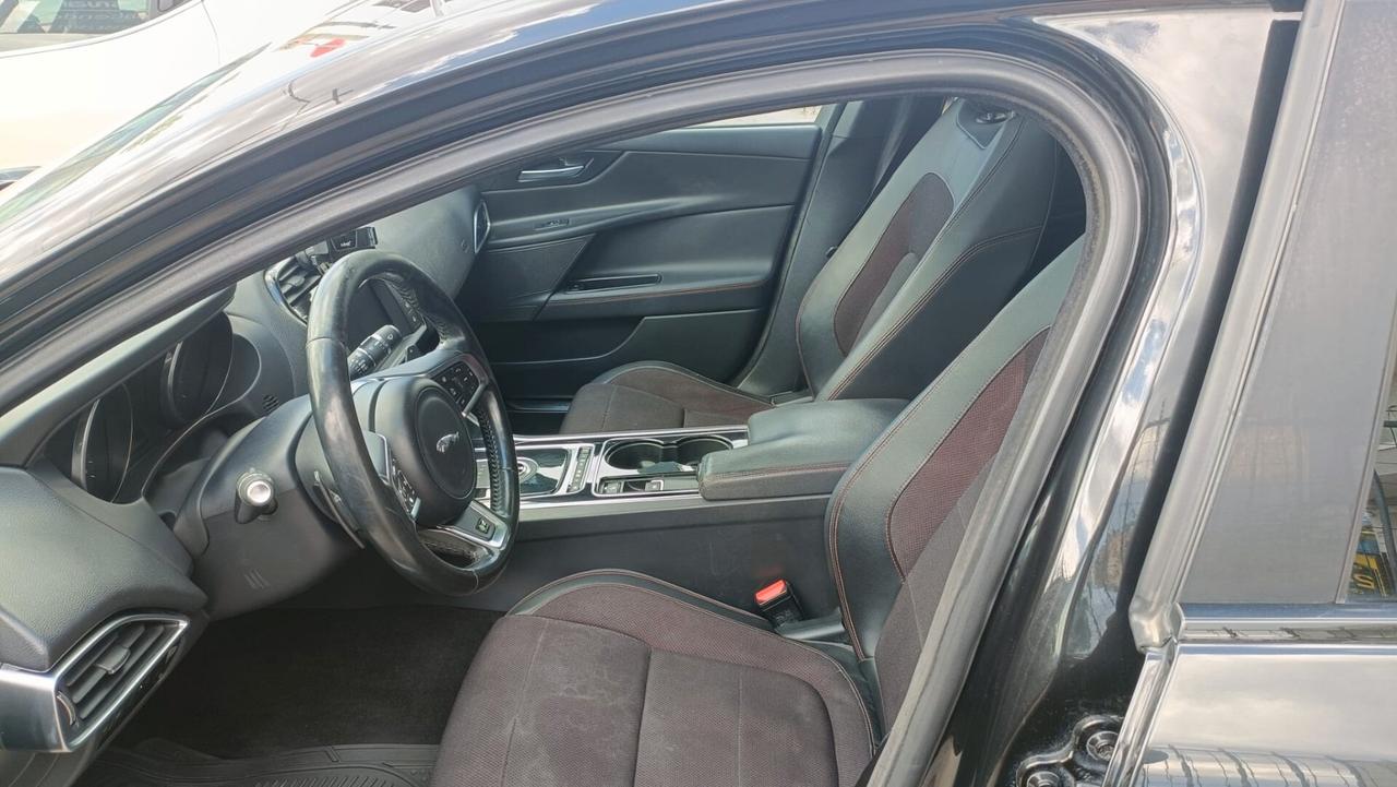 Jaguar XE 2.0 D Turbo 180CV aut. R-Sport