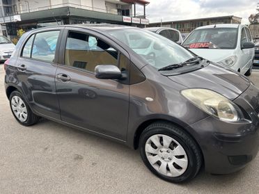 Toyota Yaris 1.0 5 porte