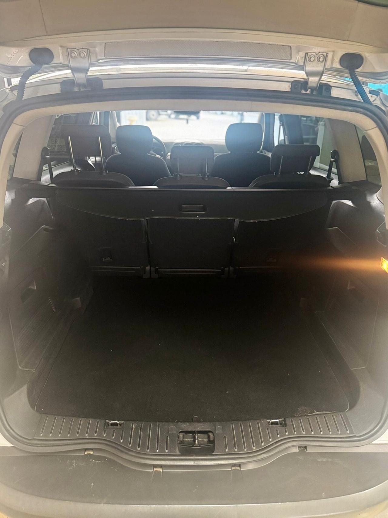 Ford S-Max 2.0 TDCi 140CV Titanium DPF 5 Posti