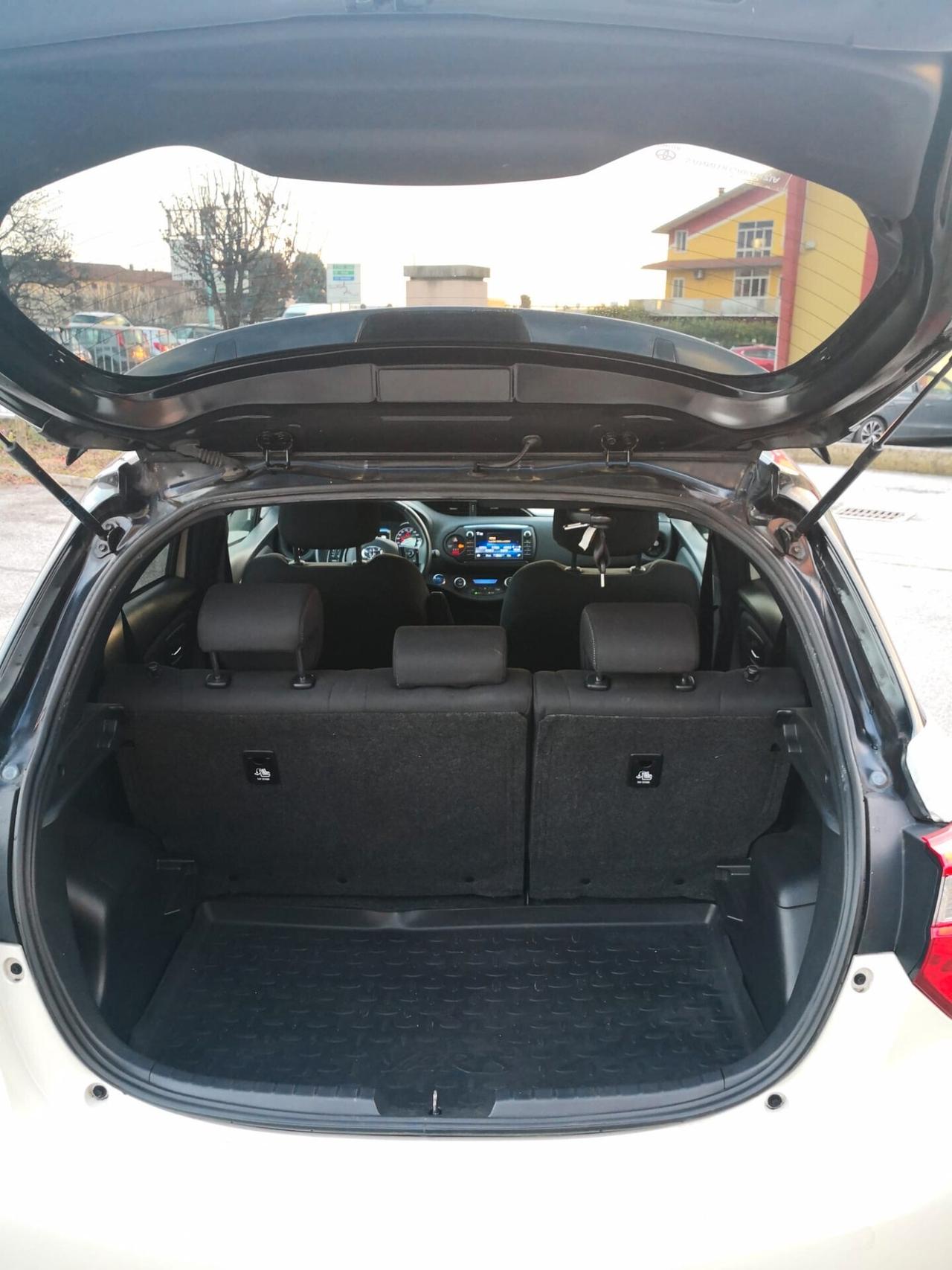 Toyota Yaris 1.5 Hybrid 5 porte Trend "White Edition" Automatic