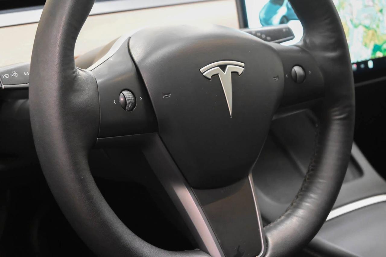 TESLA Model Y Model Y Long Range AWD