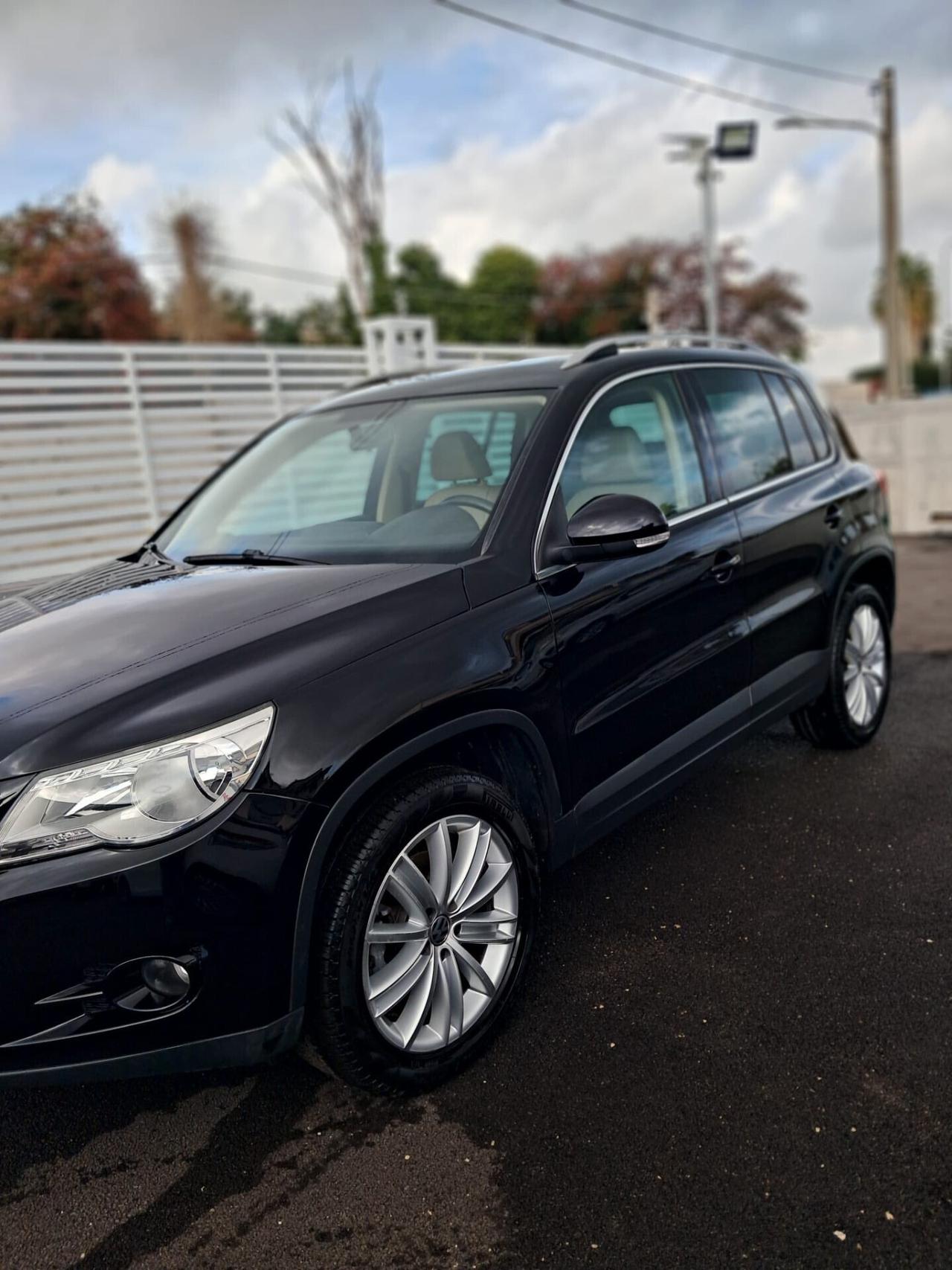Volkswagen Tiguan 2.0 TDI DPF 4MOTION tiptronic Sport & Style