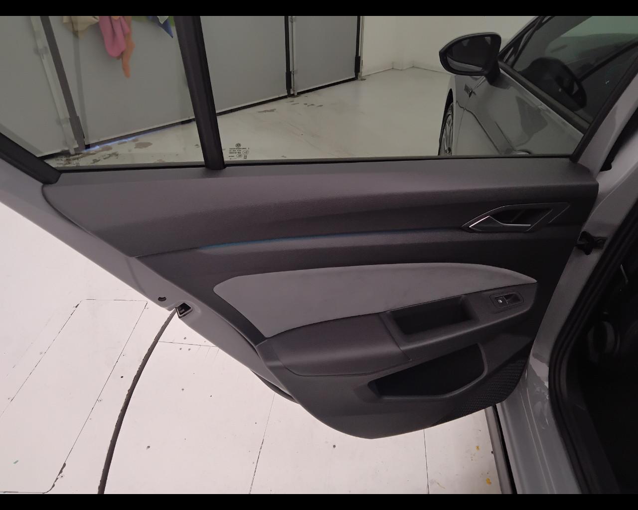 VOLKSWAGEN Golf VIII 2020 - Golf 1.5 tsi evo R-Line 130cv