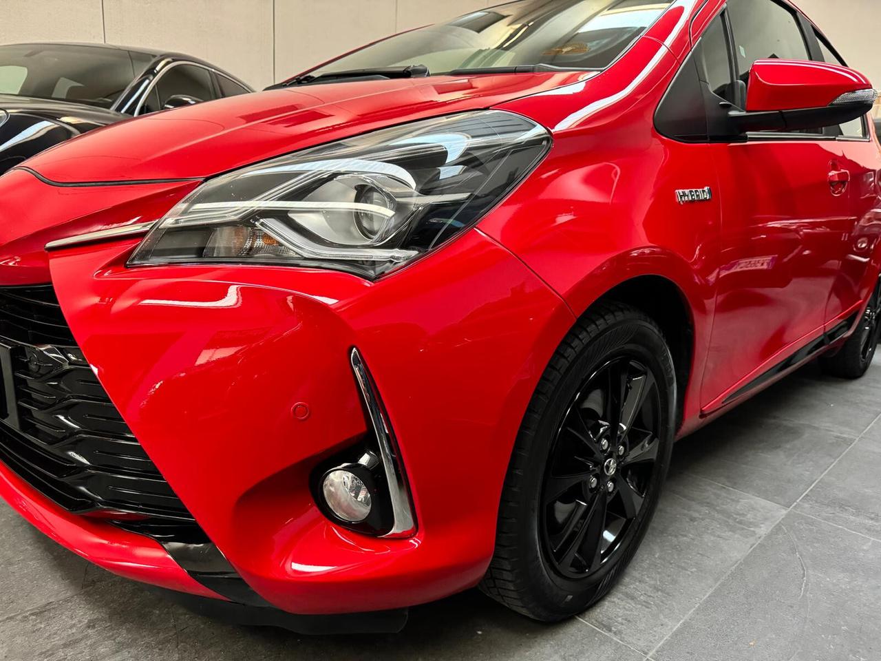 Toyota Yaris 1.5 Hybrid 5 porte Trend ''Red Edition''