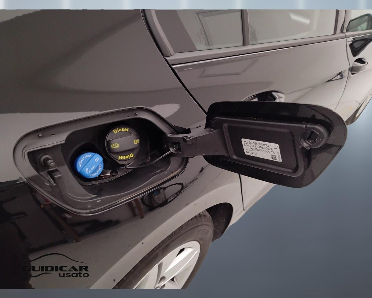 VOLKSWAGEN Golf VIII 2024 - Golf 2.0 tdi Life 115cv