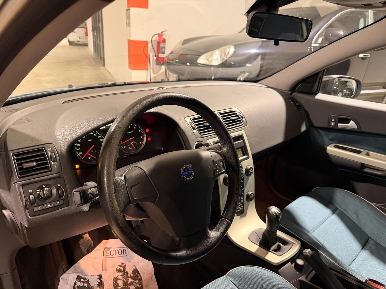 Volvo C30 1.6 Momentum CLIMA-BENZINA
