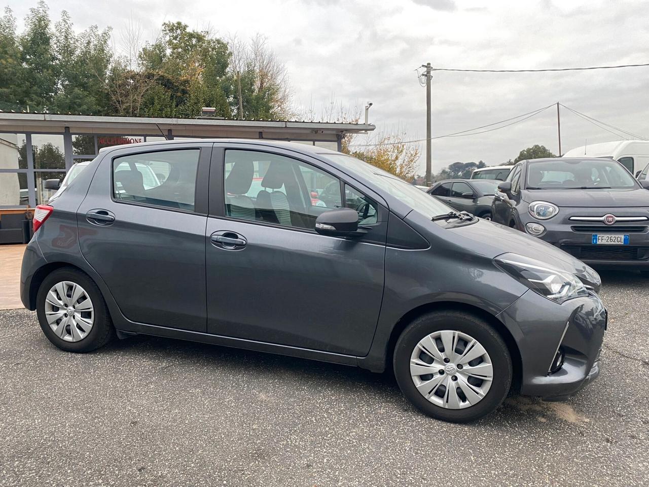 Toyota Yaris 1.5 Hybrid 5 porte Business