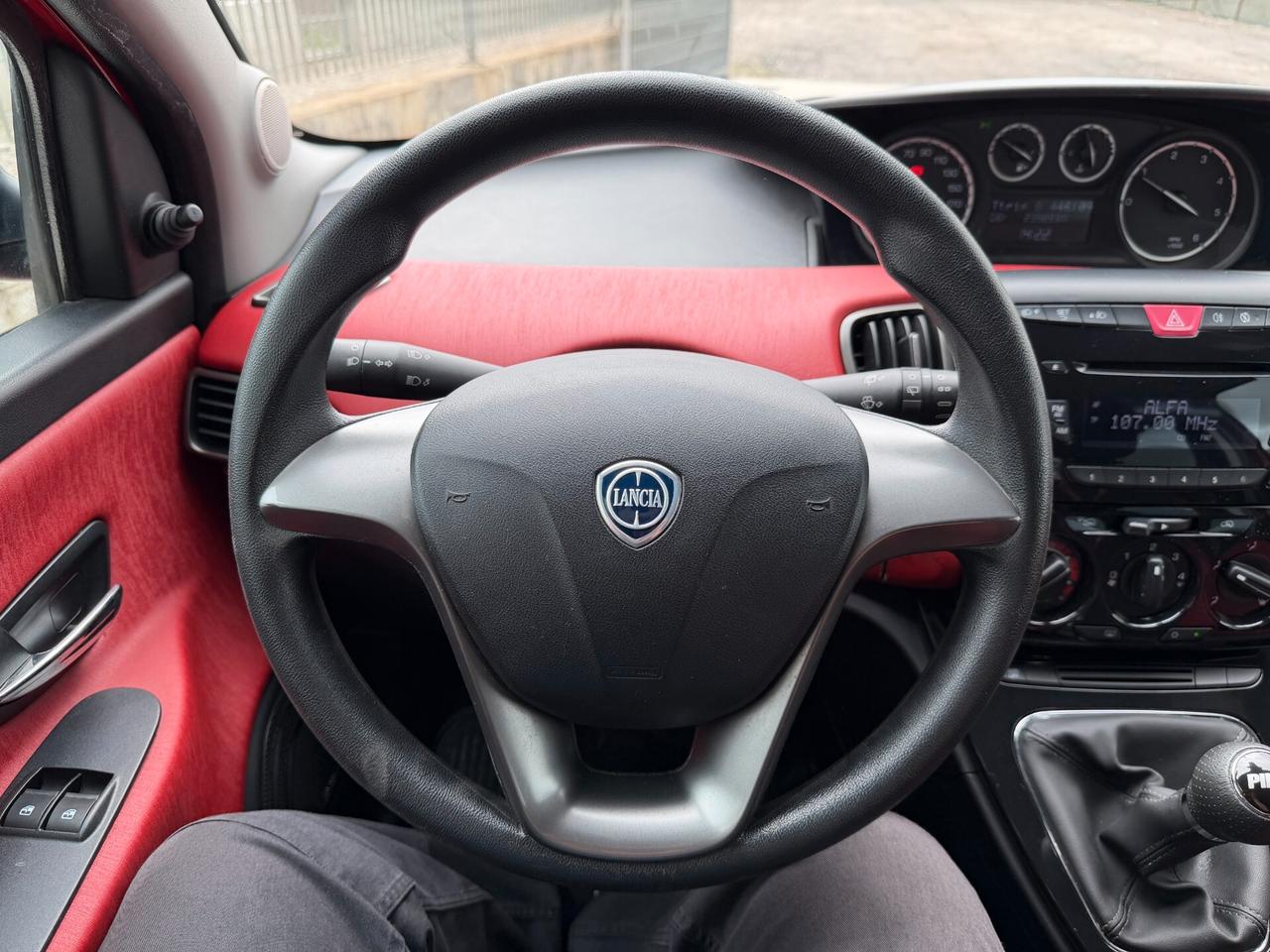 LANCIA YPSILON ANNO 2013 1.3 MJT 95 CV