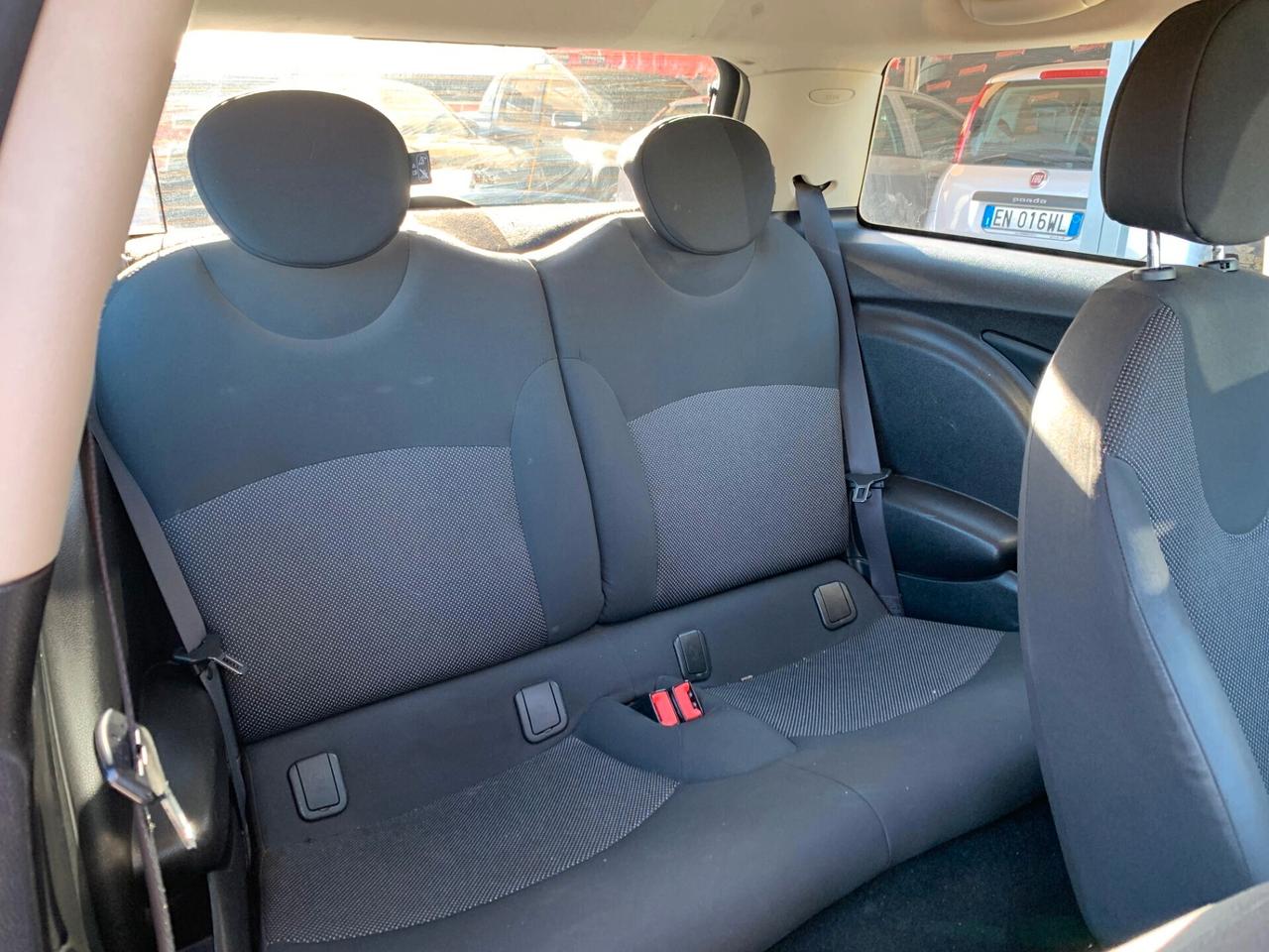 Mini 1.6 16V One (72kW)