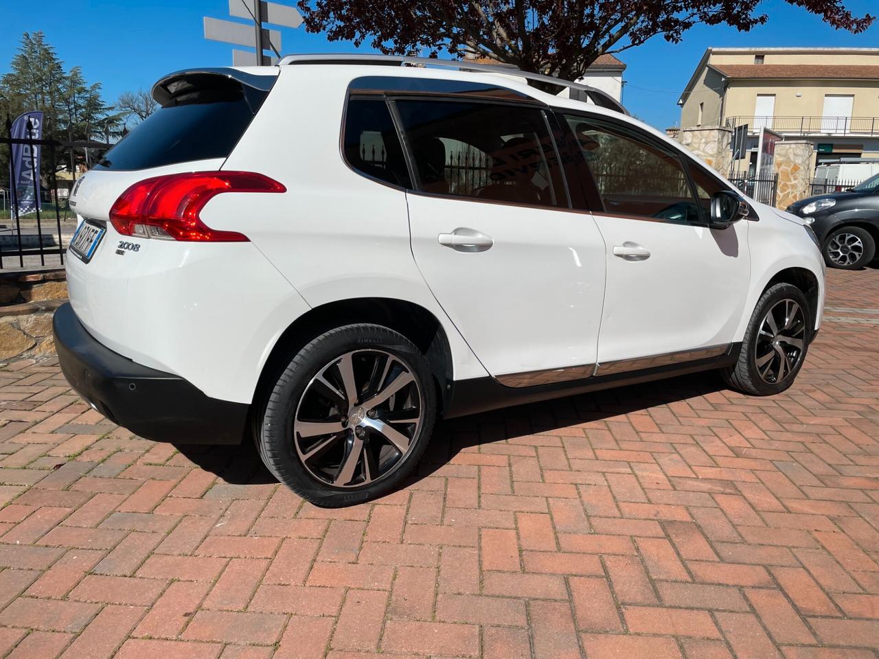 Peugeot 2008 1.6 e-HDi 115 CV Stop&Start Allure