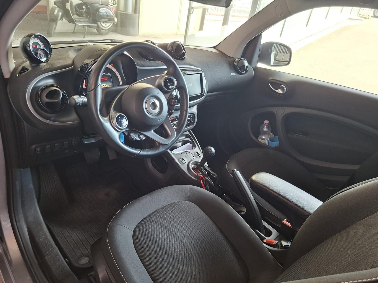 SMART BENZINA CAMBIO AUTOMATICO 2019 KM 60000 PREZZO 13500