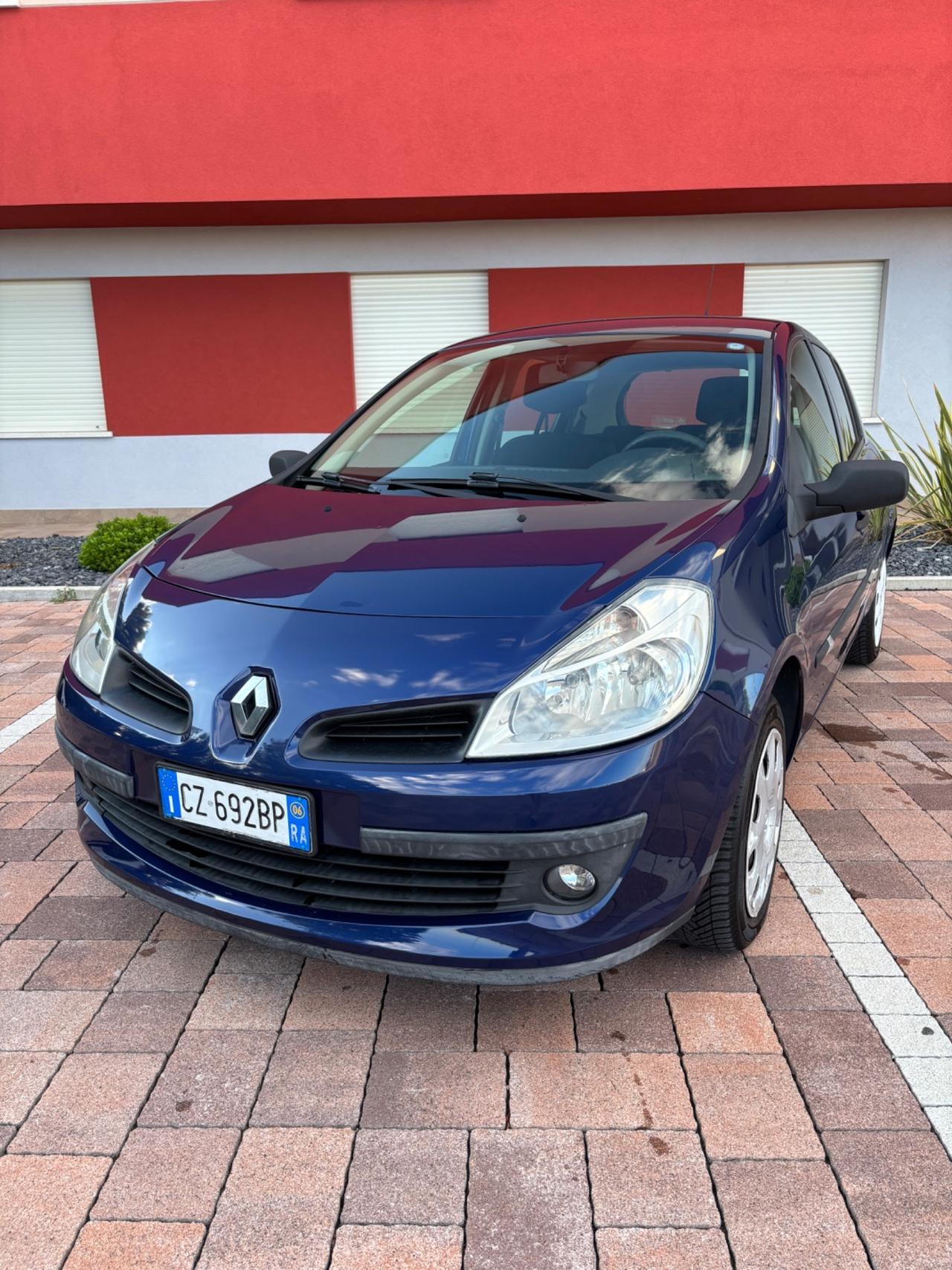Renault Clio 1.2 benzina – Perfetta per neopatentati!
