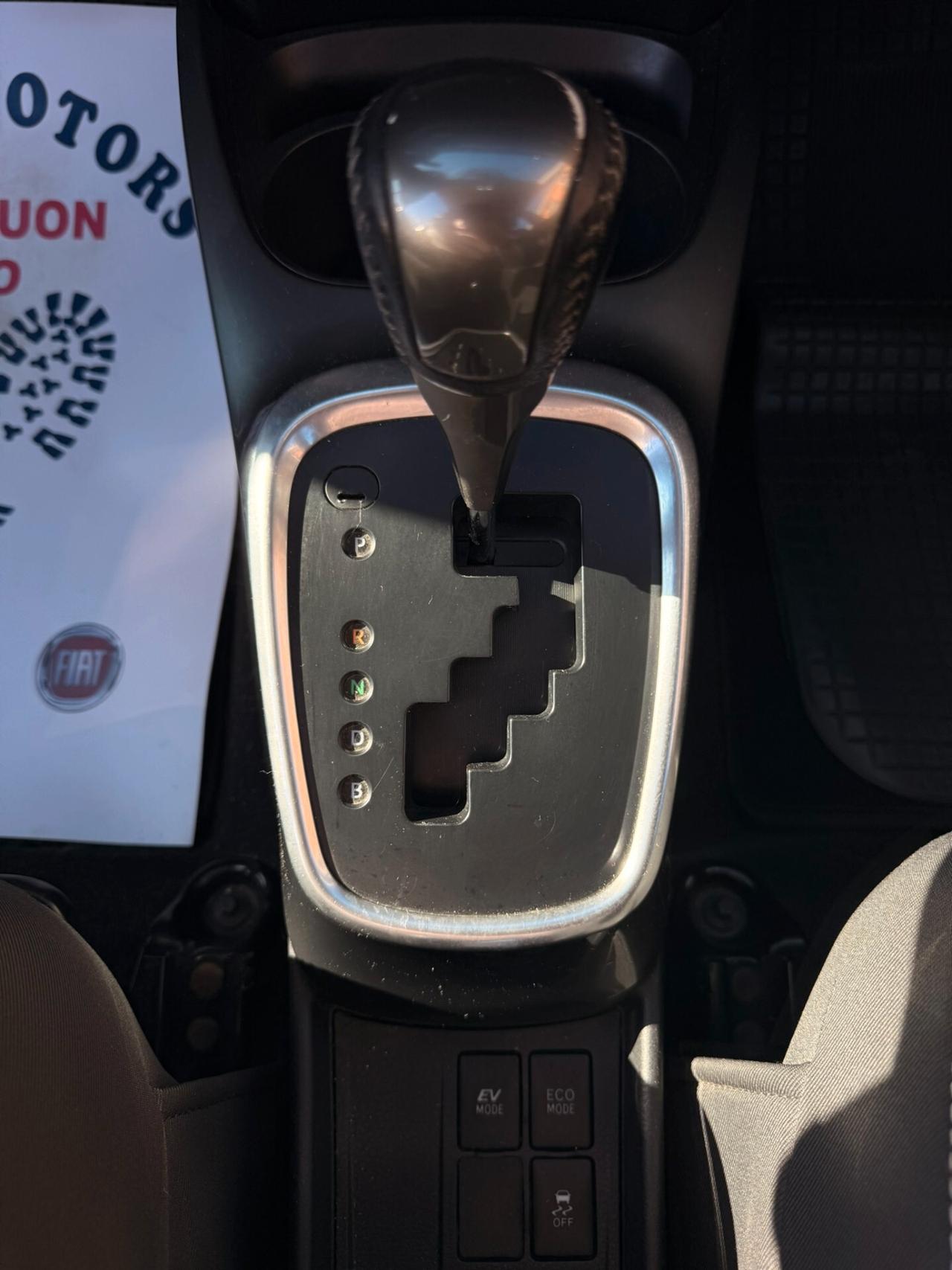 Toyota Yaris 1.5 Hybrid 75CV Active - 2015