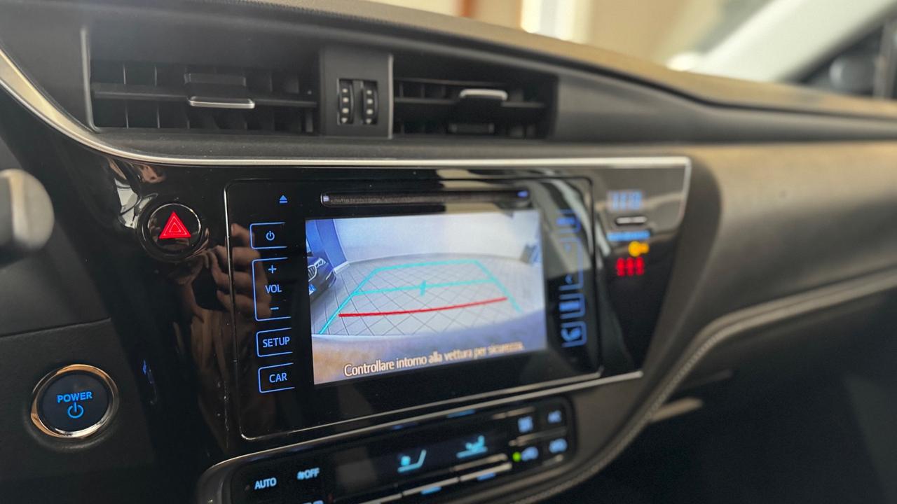 Toyota Auris Touring Sports 1.8 Hybrid Lounge