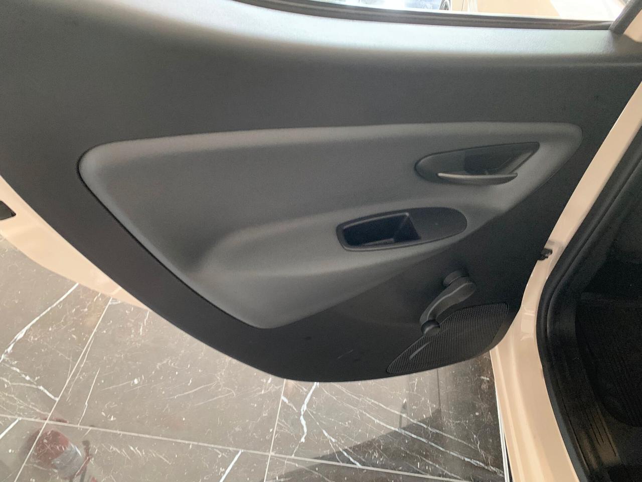 Lancia Ypsilon 1.2 69 CV 5 porte Silver