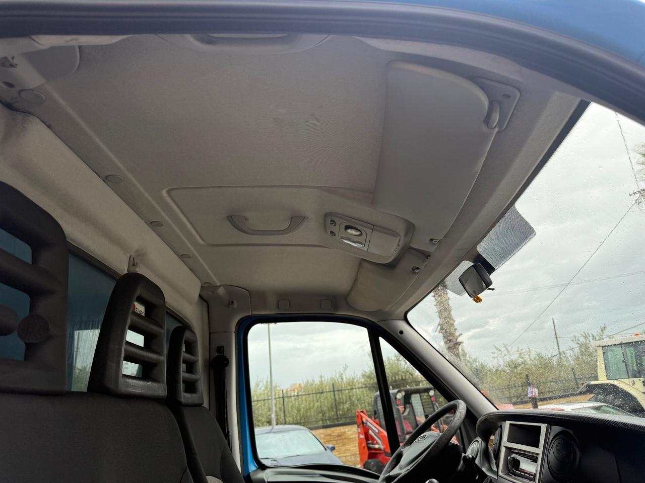 Trattore iveco Daily 35c10 cassonato telonato 4 metri per 2.15